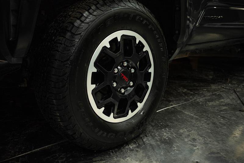 Used 2024 Toyota Tacoma TRD Off-Road image 3