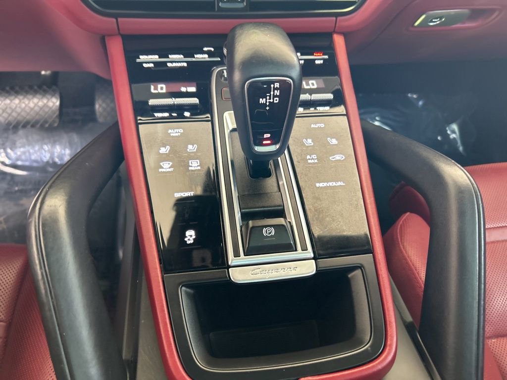 Used 2022 Porsche Cayenne w/ Premium Package Plus image 47