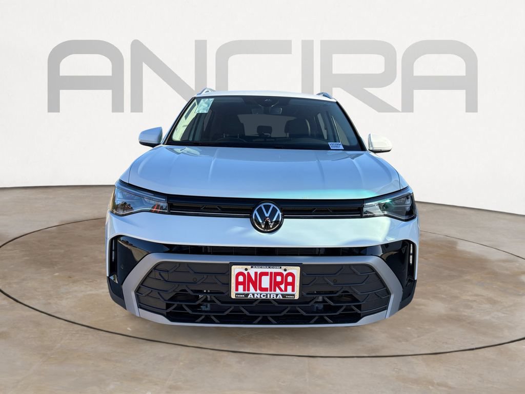 Used 2026 Volkswagen Taos SE FWD image 3