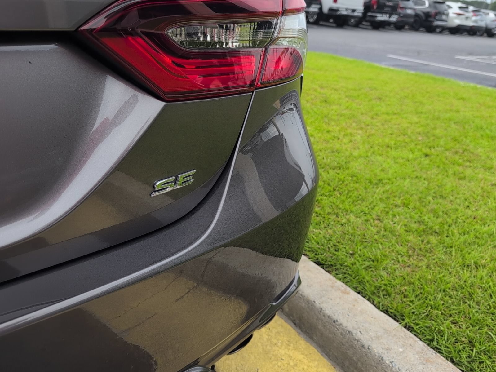 Used 2023 Toyota Camry SE w/ Convenience Package FWD image 21
