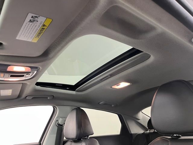 Used 2023 Hyundai Elantra Limited image 18