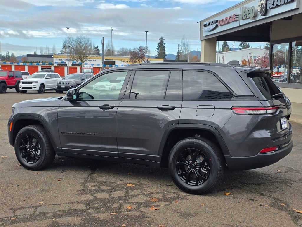 New 2025 Jeep Grand Cherokee Altitude AWD/4WD image 37
