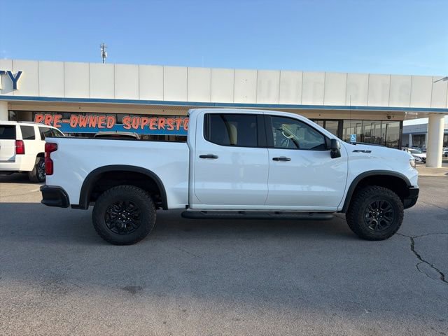 Used 2025 Chevrolet Silverado 1500 ZR2 w/ Technology Package image 2