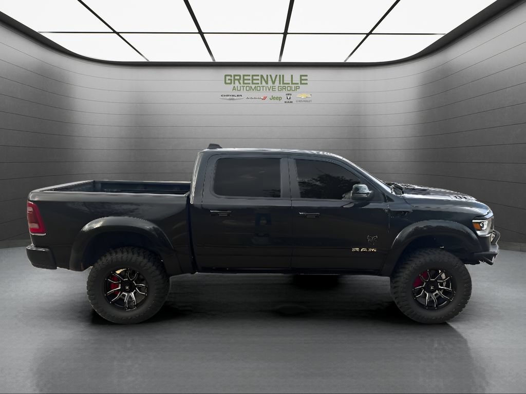 Used 2024 RAM 1500 Laramie AWD/4WD image 4