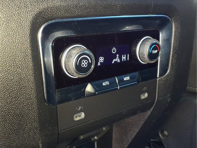 Used 2024 Chevrolet Suburban RST RWD image 19