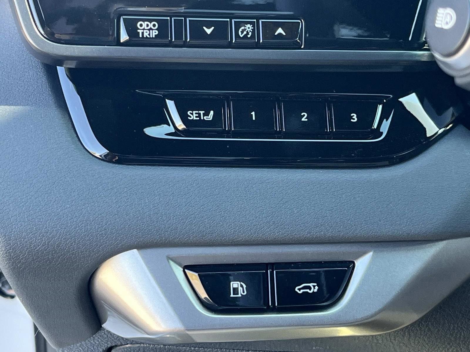 Used 2024 Lexus RX 500h F Sport image 23