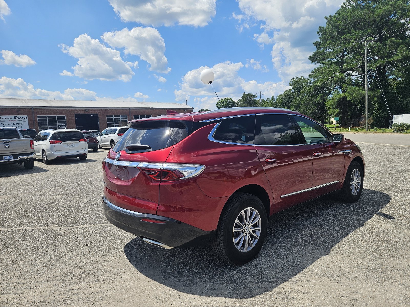 Used 2023 Buick Enclave Essence FWD image 5