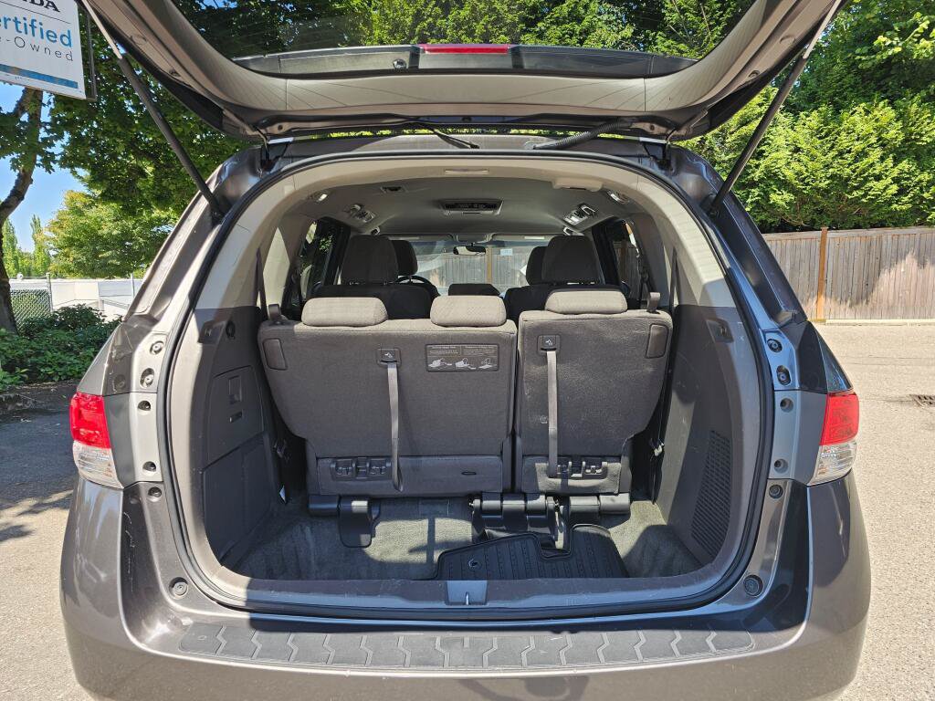 Used 2017 Honda Odyssey SE image 17