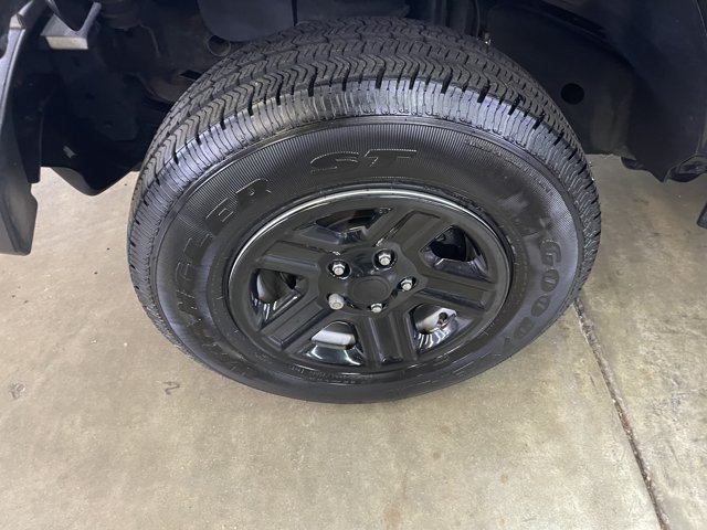 Used 2018 Jeep Wrangler Unlimited Sport w/ Connectivity Group AWD/4WD image 11
