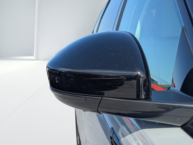 Used 2025 Land Rover Range Rover Velar Dynamic SE image 10