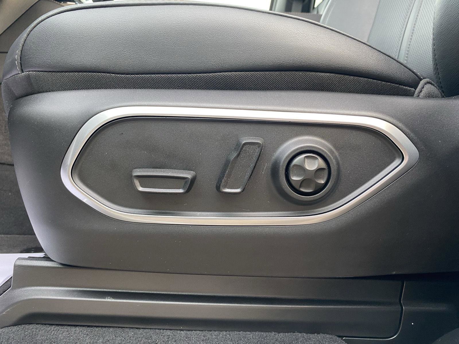 New 2026 Jeep Grand Wagoneer L Limited image 12