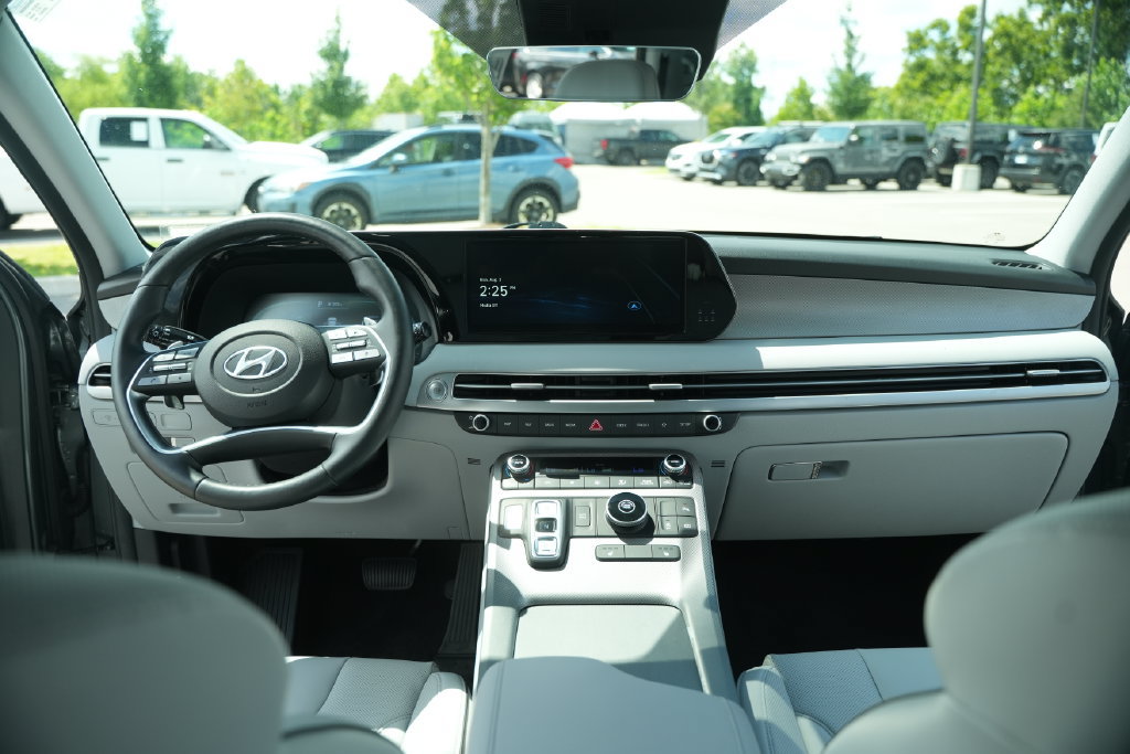 Used 2025 Hyundai Palisade SEL FWD image 27