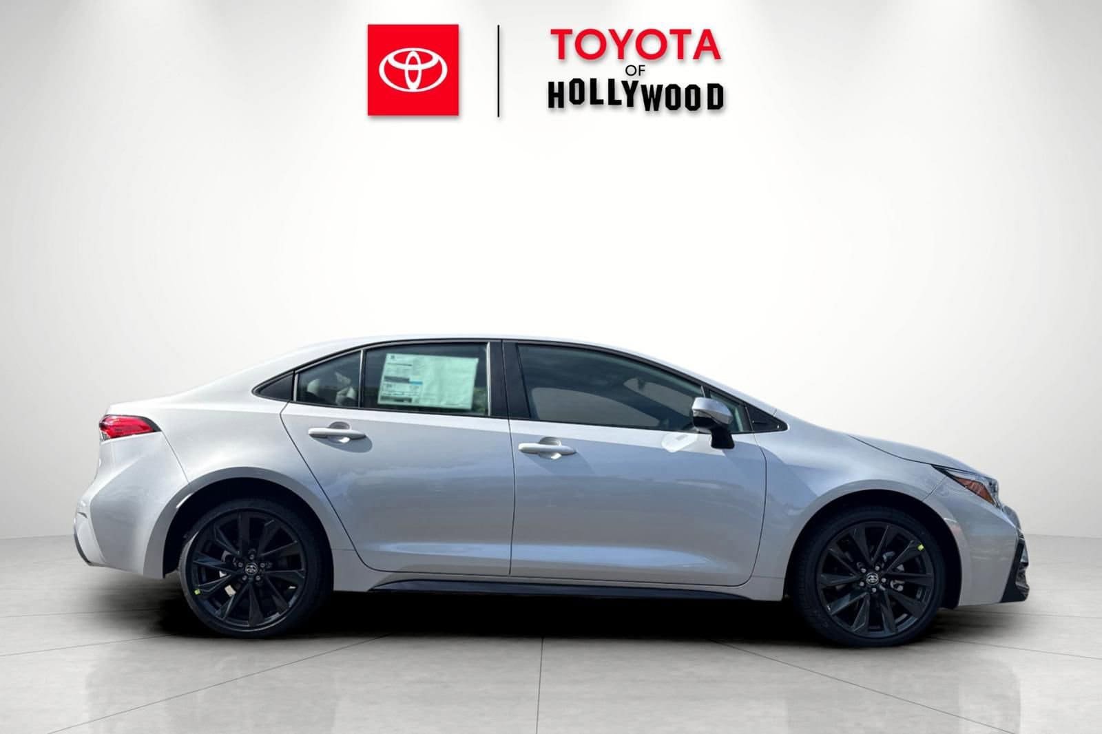 New 2026 Toyota Corolla SE FWD image 3