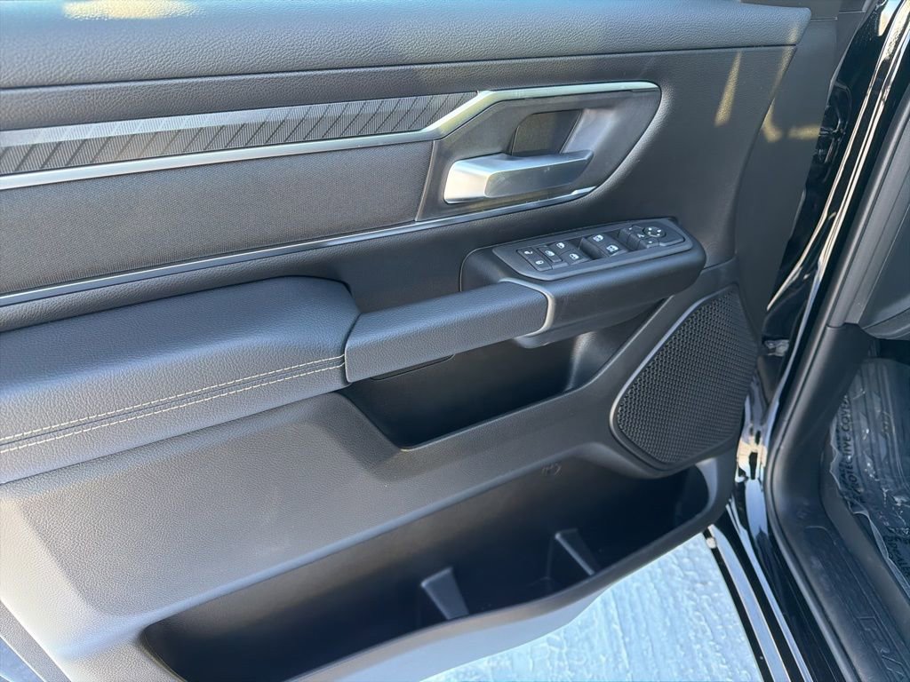New 2026 RAM 1500 4x4 Crew Cab image 14