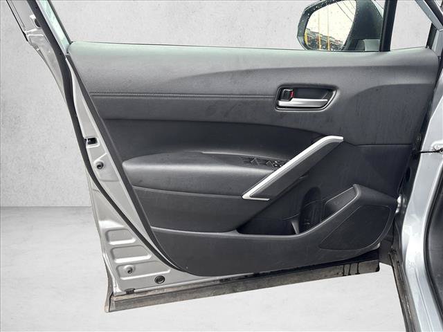 Certified 2025 Toyota Corolla Cross XLE FWD image 11