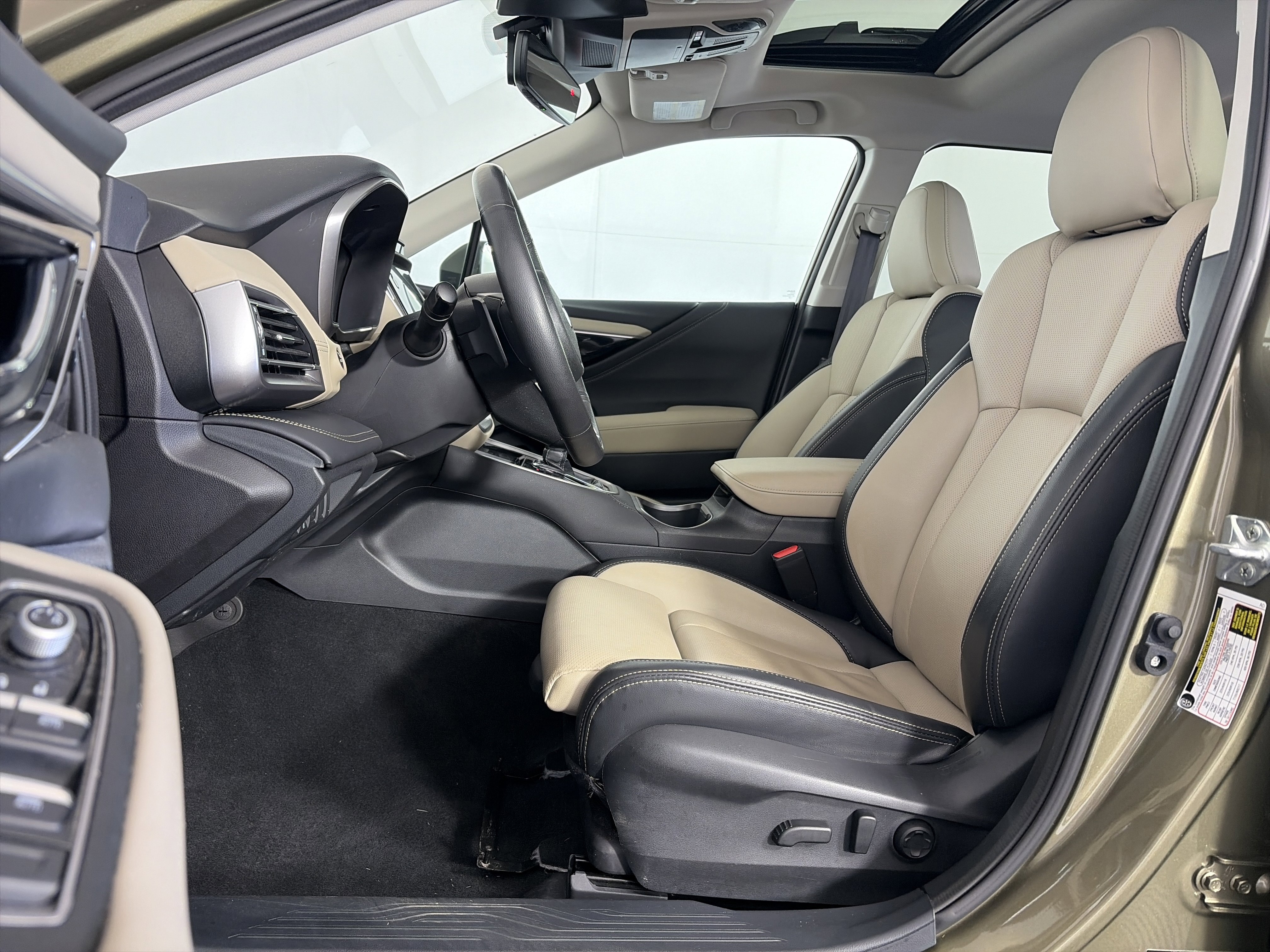 Used 2023 Subaru Outback Limited image 6