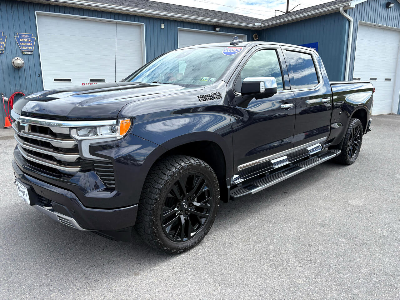 Used 2022 Chevrolet Silverado 1500 High Country w/ High Country Premium Package image 1