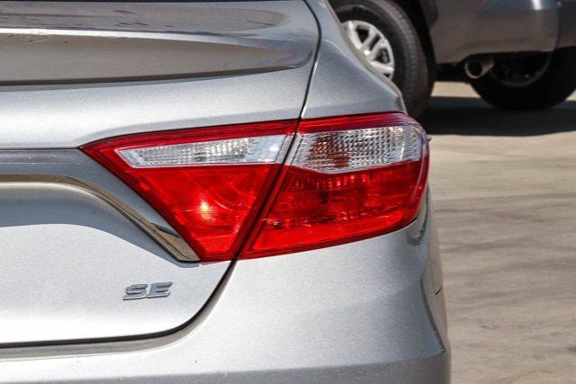 Used 2016 Toyota Camry SE FWD image 8
