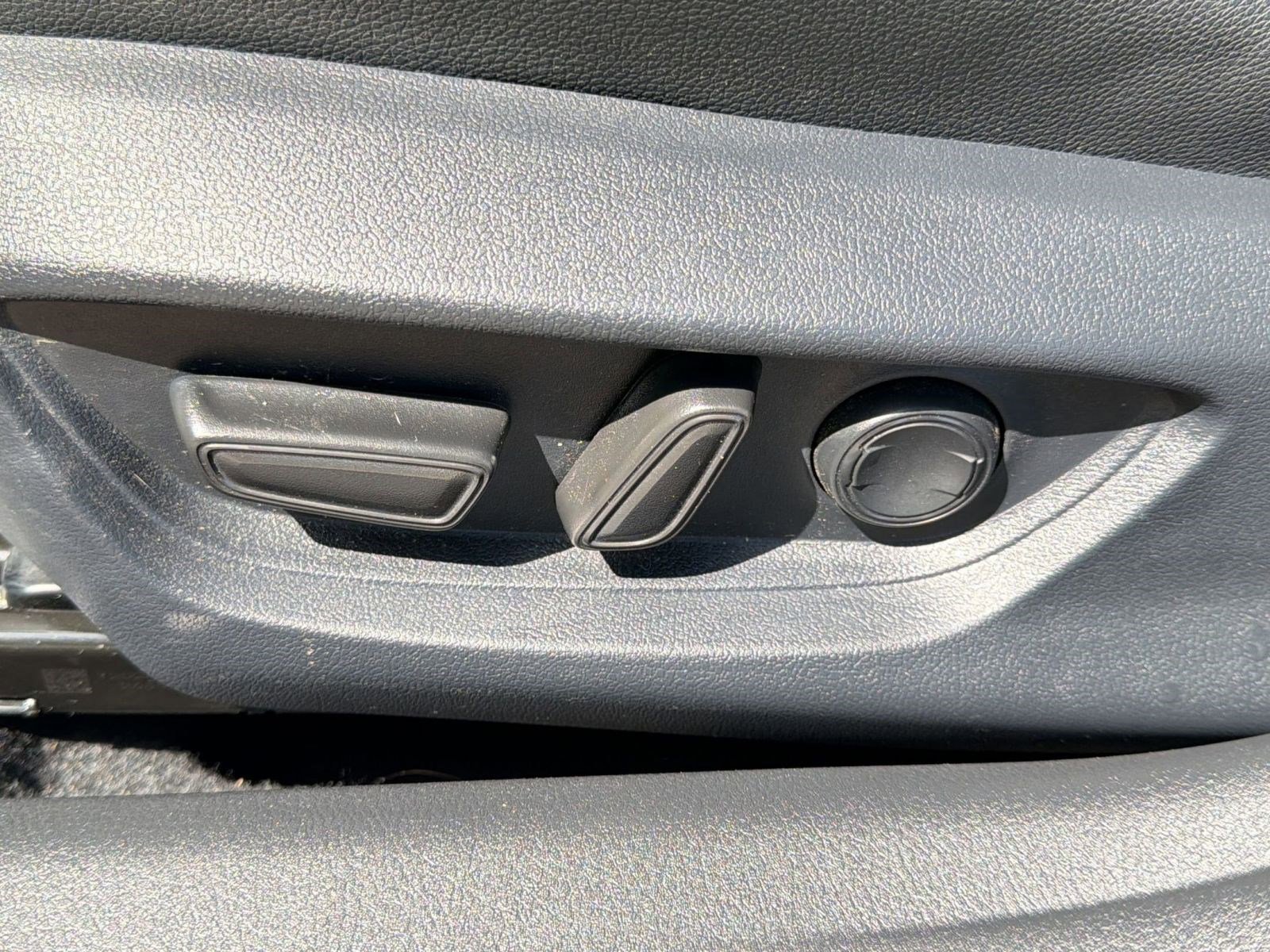 Used 2026 Toyota Camry SE w/ Convenience Package image 13