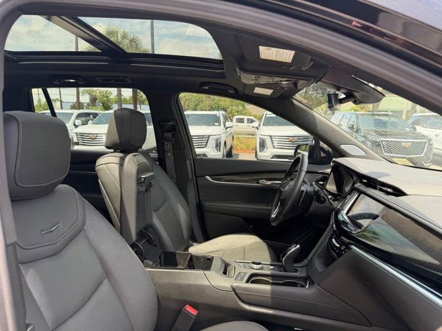 Certified 2025 Cadillac XT6 Sport AWD/4WD image 13