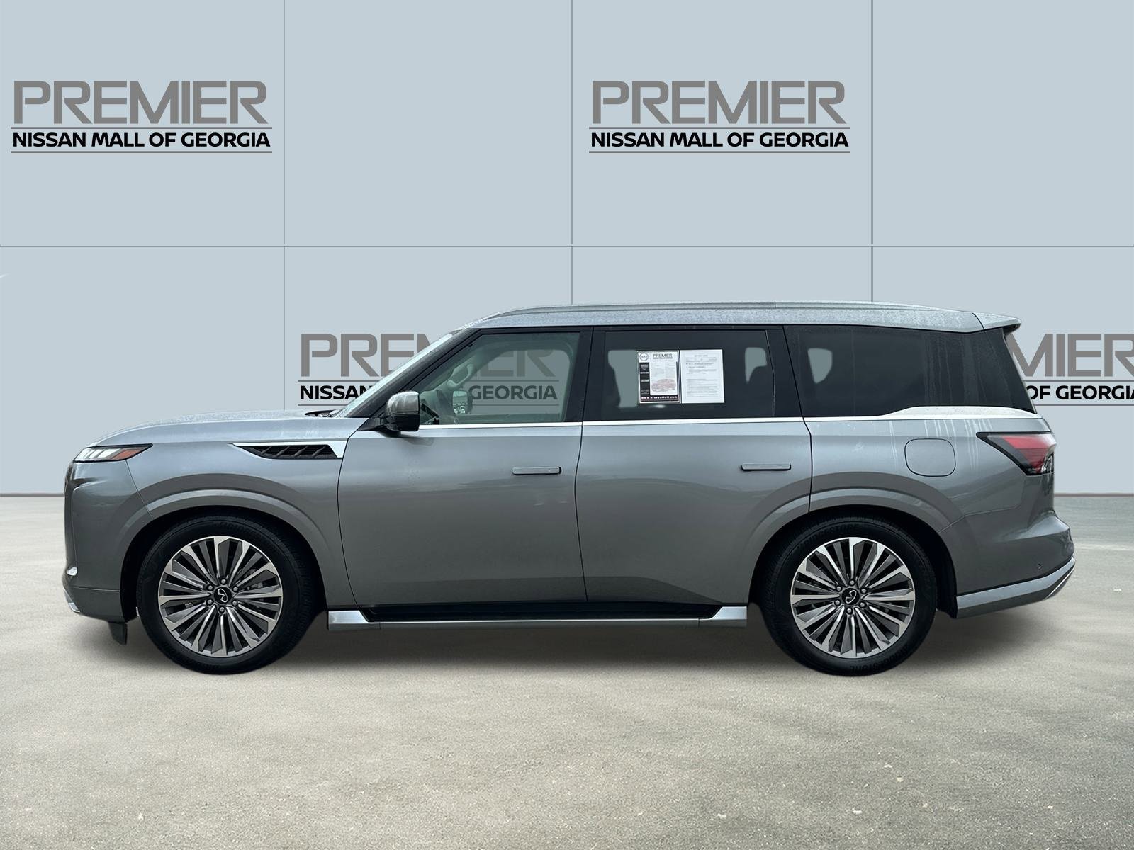 Used 2025 INFINITI QX80 Sensory image 8