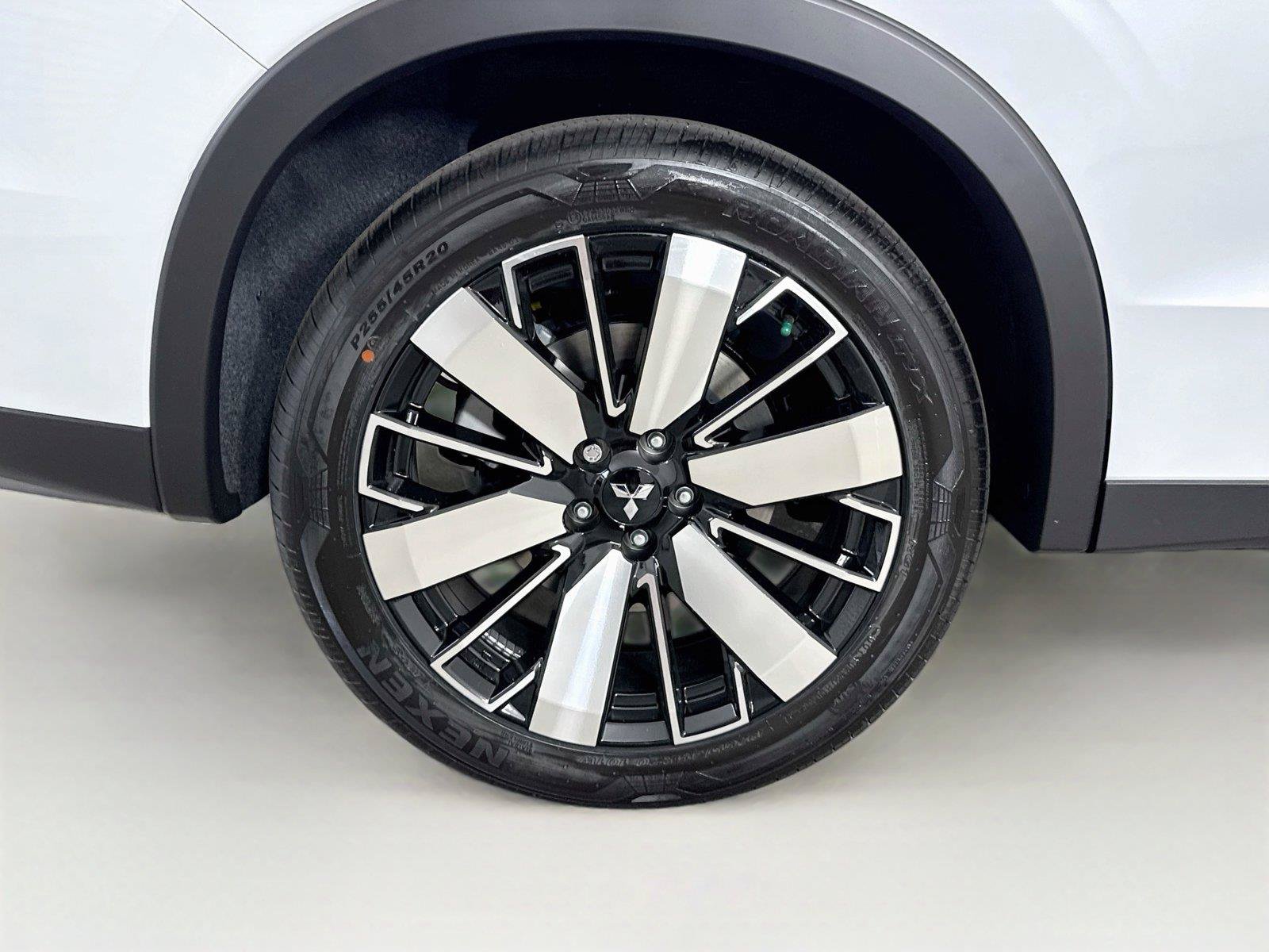 New 2026 Mitsubishi Outlander SE AWD/4WD image 32
