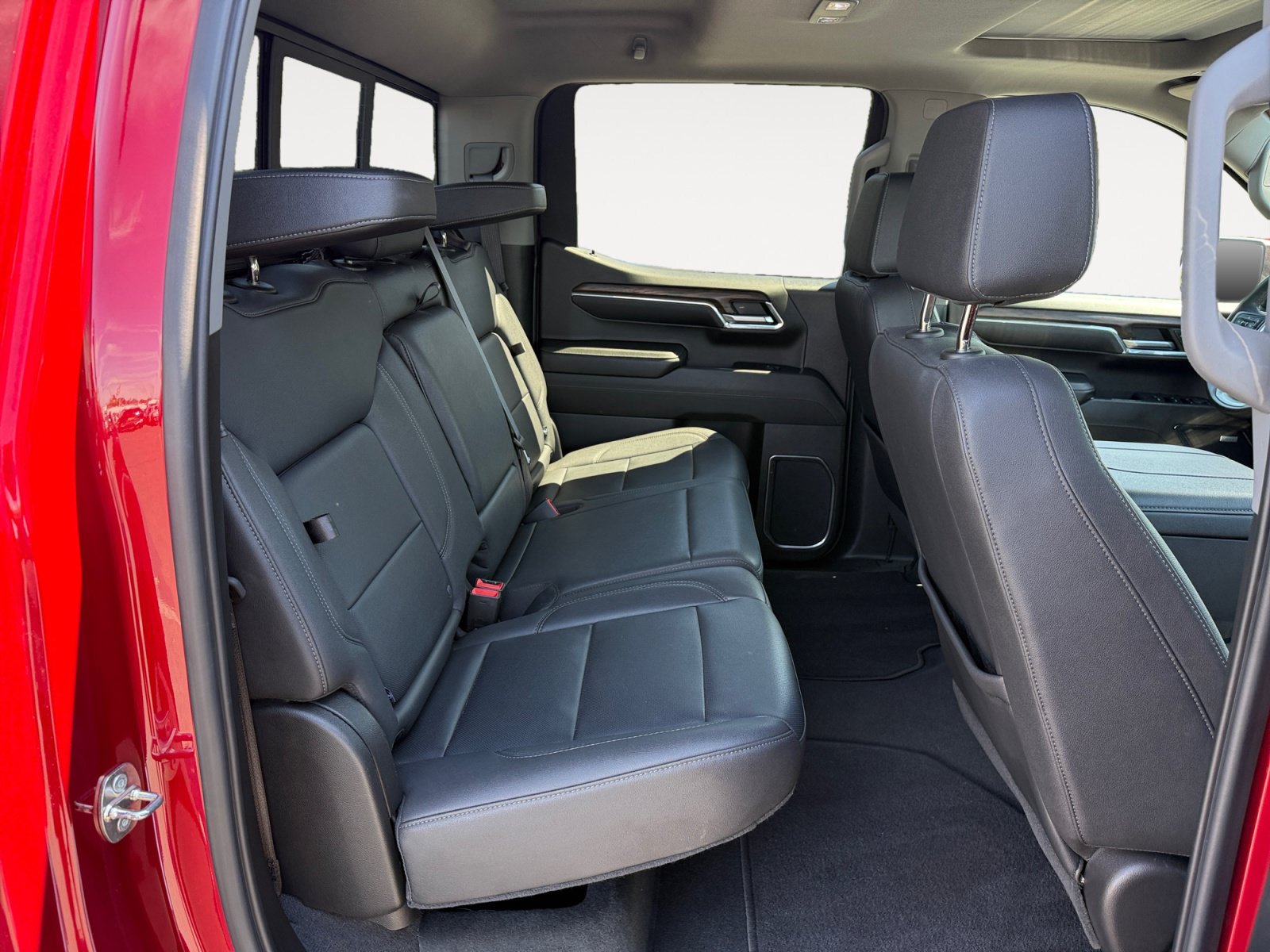 Used 2024 GMC Sierra 1500 SLT w/ SLT Premium Plus Package AWD/4WD image 18