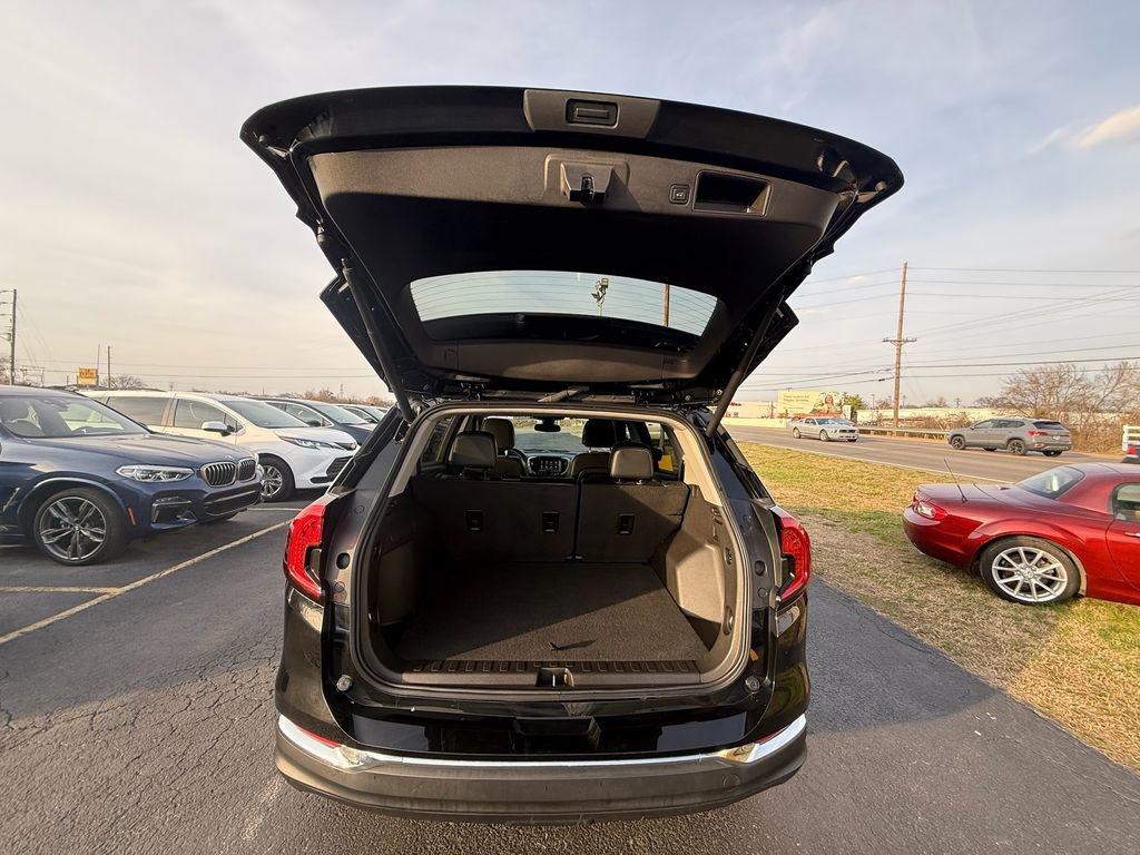 Used 2024 GMC Terrain SLT image 5