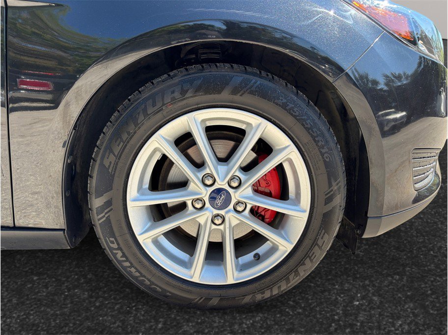 Used 2015 Ford Focus SE FWD image 12