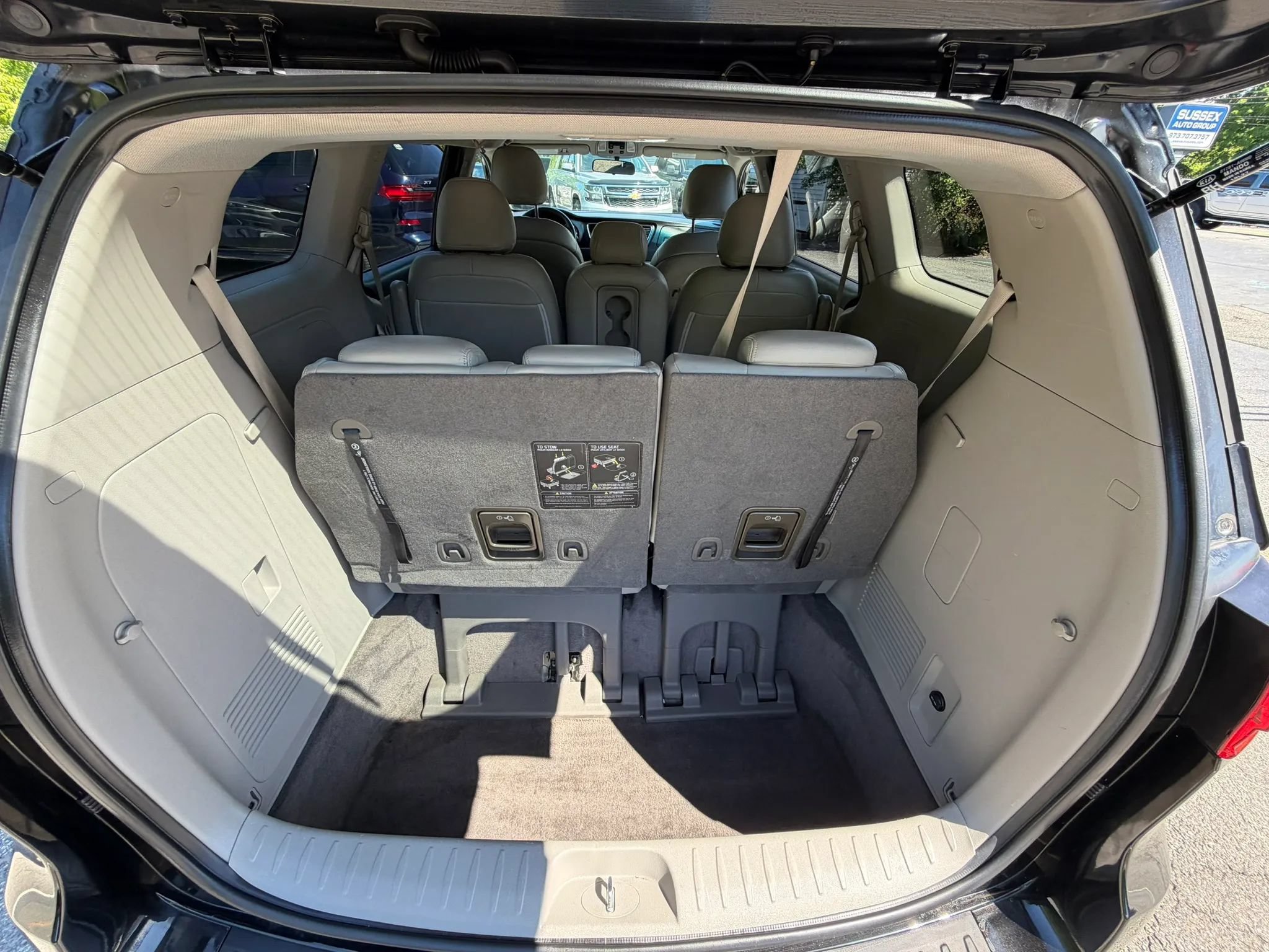 Used 2019 Kia Sedona LX FWD image 35