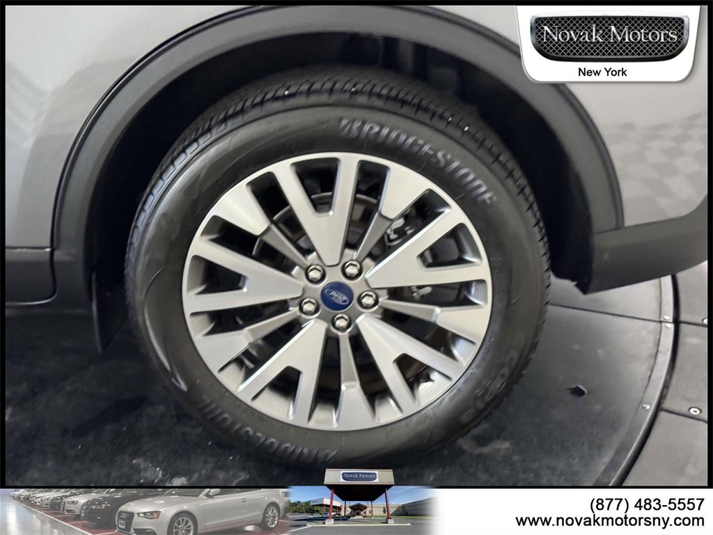 Used 2022 Ford Escape Titanium image 10