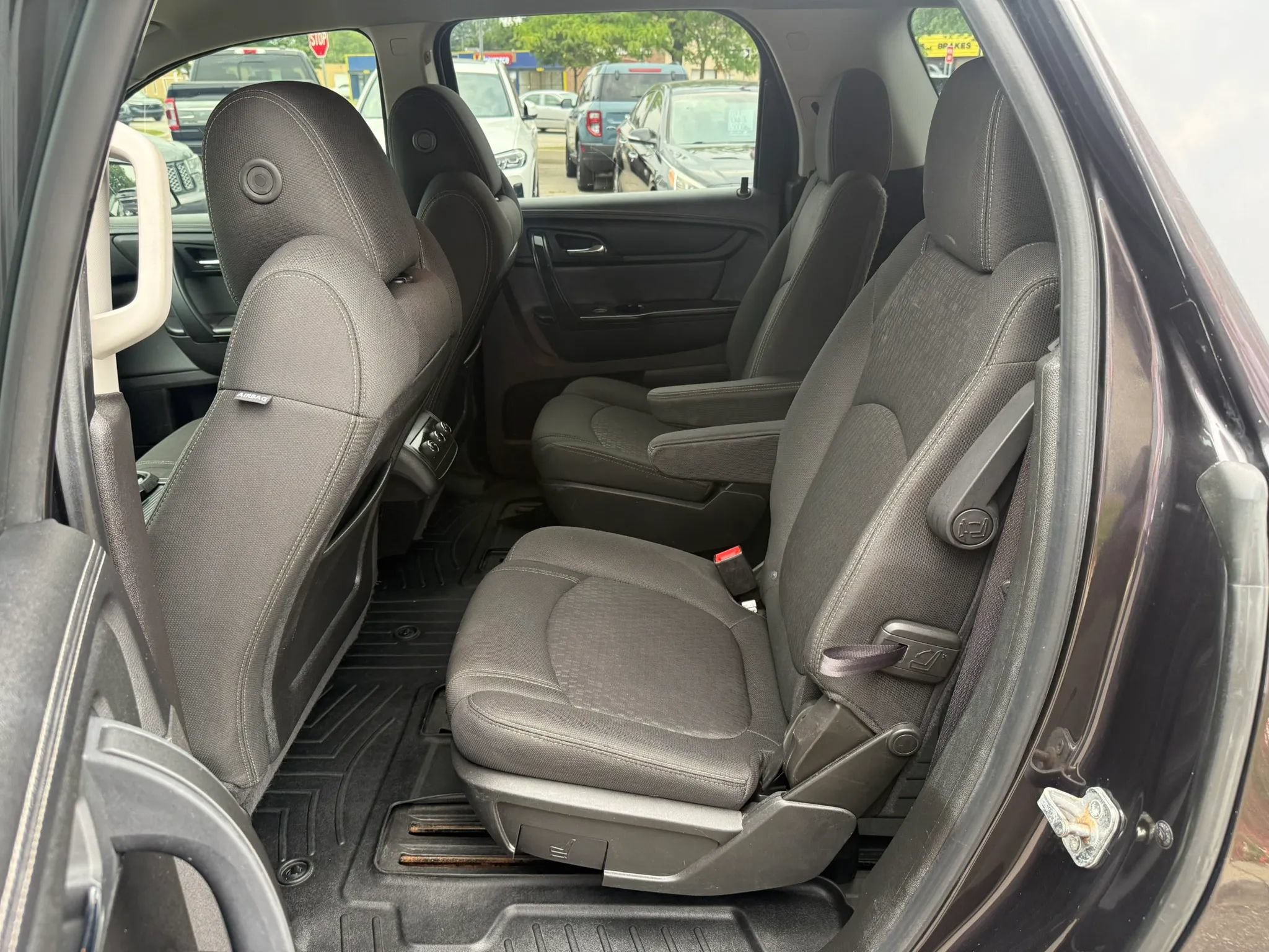 Used 2013 GMC Acadia SLE AWD/4WD image 25