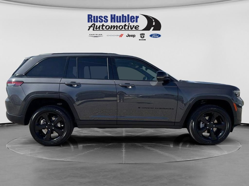 New 2025 Jeep Grand Cherokee Altitude AWD/4WD image 9