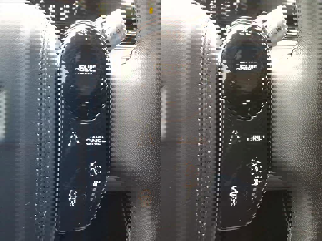 Used 2020 Land Rover Range Rover Evoque SE image 13