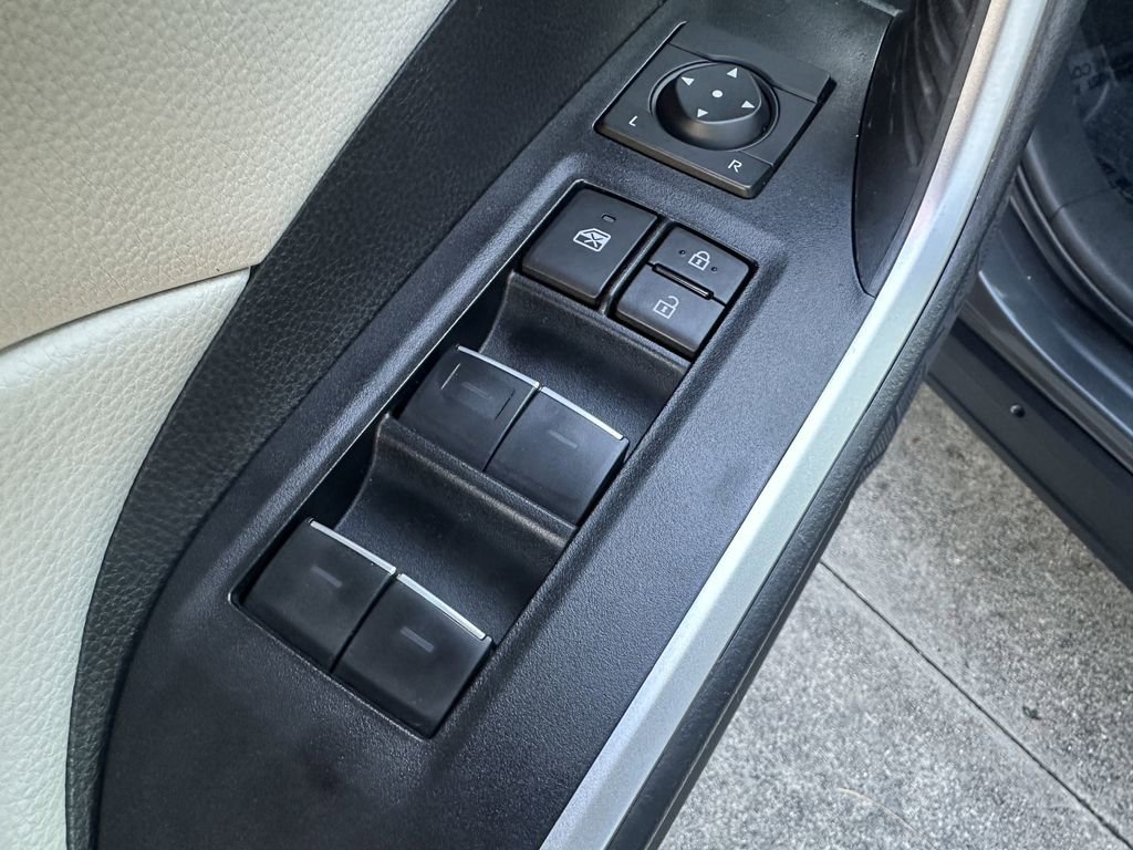 Used 2024 Toyota RAV4 XLE Premium image 20