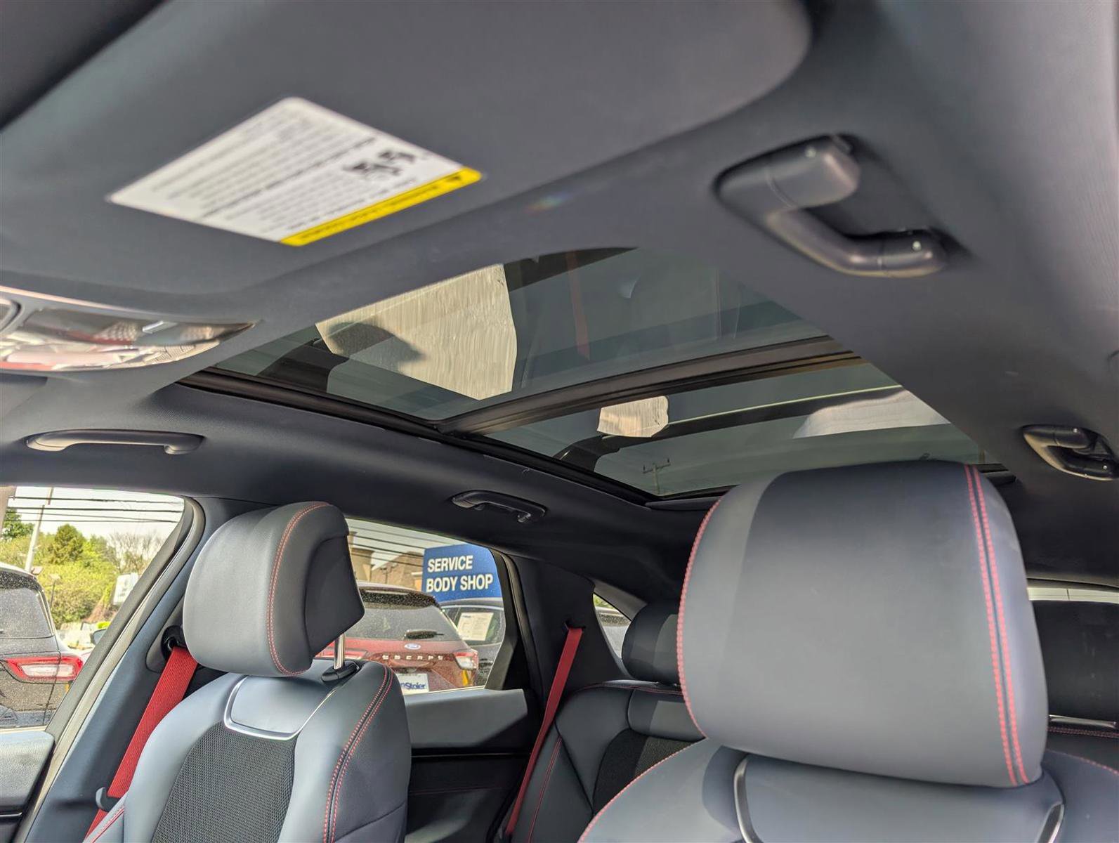 Used 2025 Genesis GV70 3.5T Sport image 33
