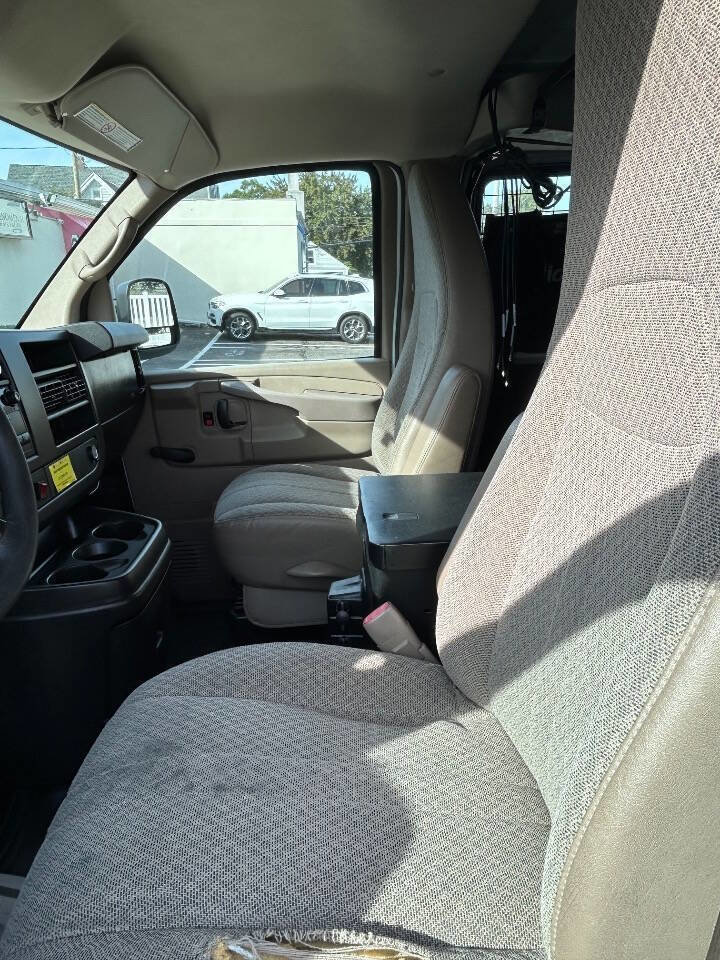 Used 2014 GMC Savana 2500 w/ Cold Climate Package image 6