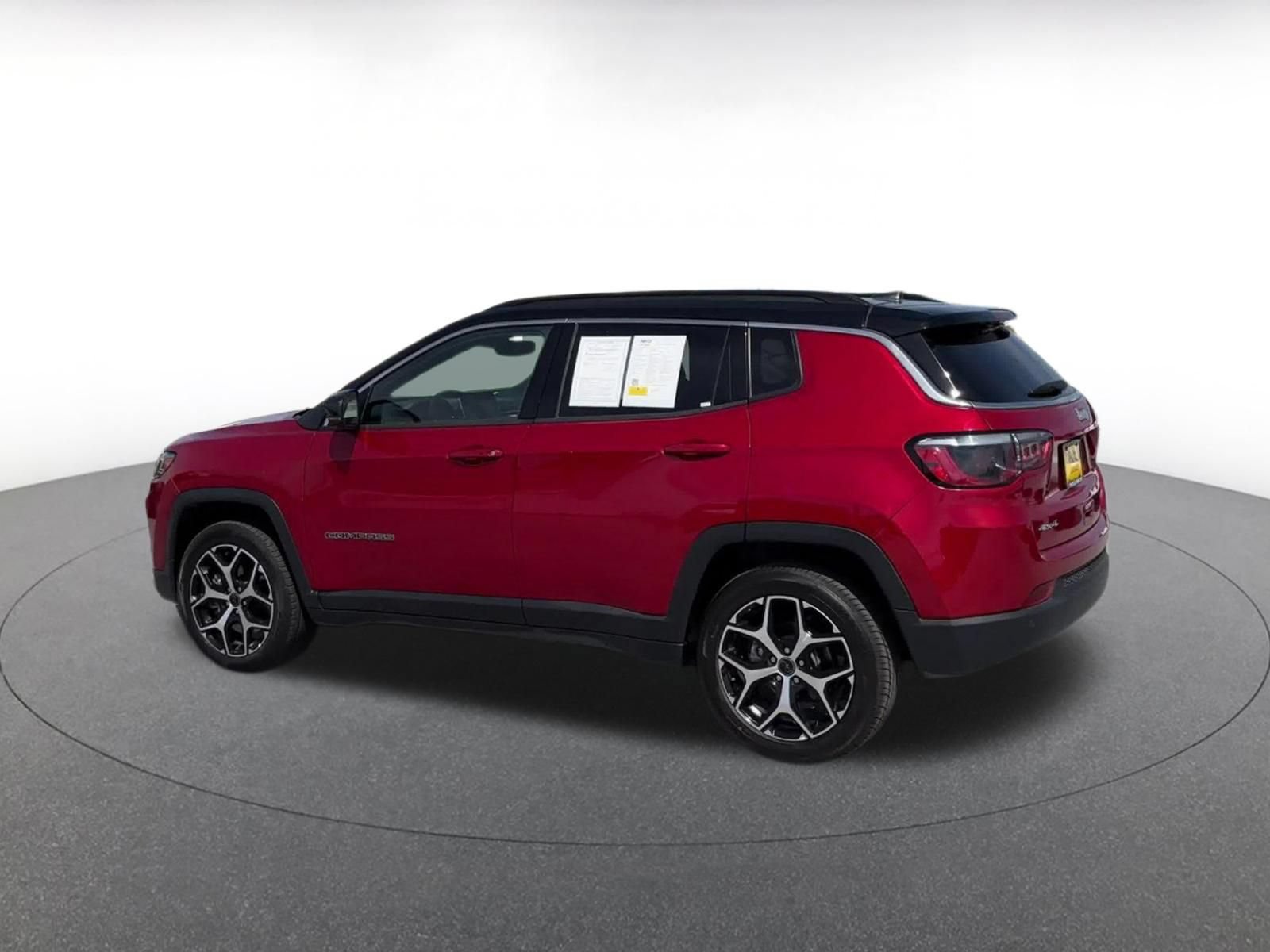 Used 2025 Jeep Compass Limited AWD/4WD image 10