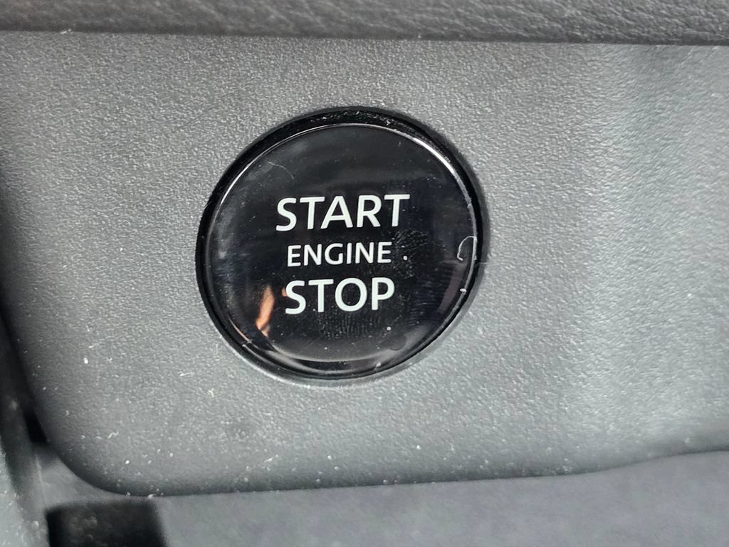 Used 2024 Nissan Rogue S AWD/4WD image 29