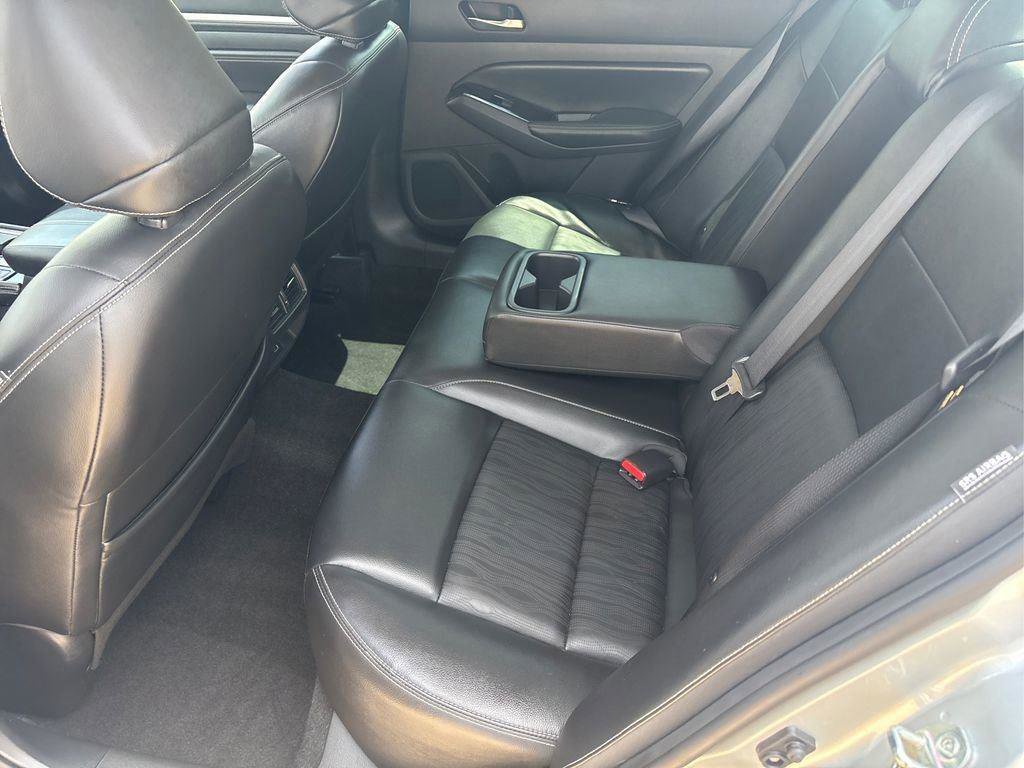Used 2022 Nissan Altima 2.5 SL FWD image 10