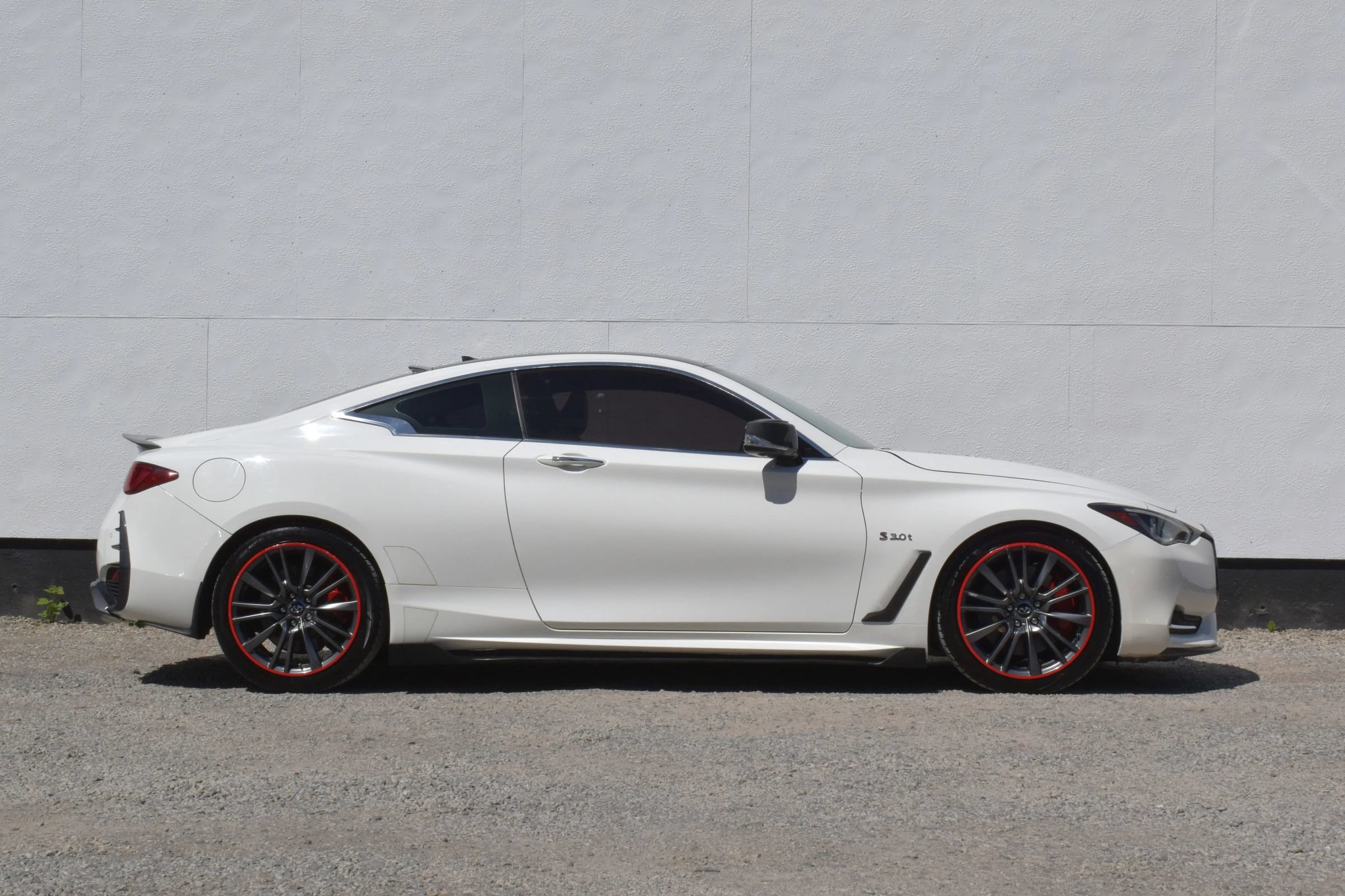 Used 2017 INFINITI Q60 Red Sport 400 RWD image 8