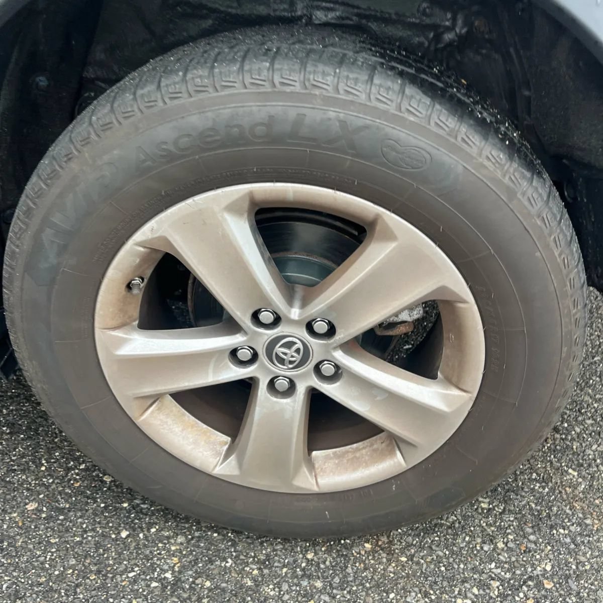 Used 2015 Toyota RAV4 XLE AWD/4WD image 18