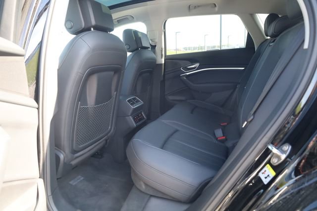 Used 2021 Audi e-tron Premium w/ Convenience Plus Package image 21