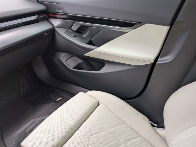 Used 2025 BMW 530i w/ Premium Package RWD image 20