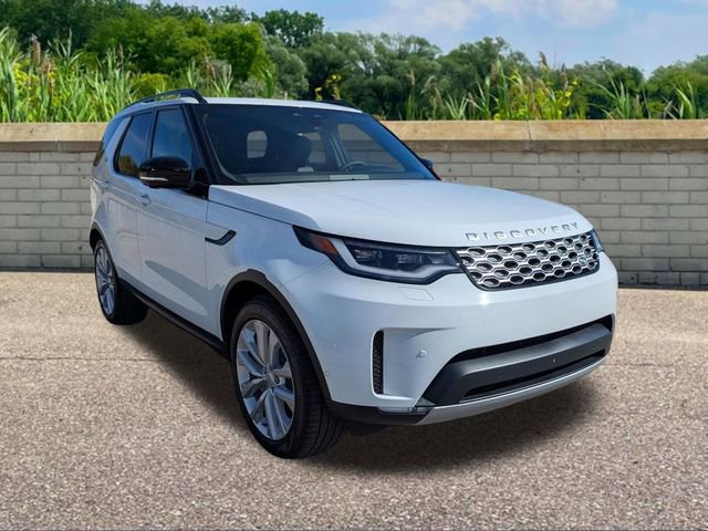 New 2026 Land Rover Discovery S image 3