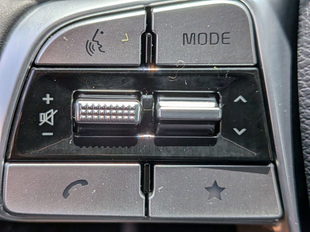 Used 2025 Kia Telluride S FWD image 24