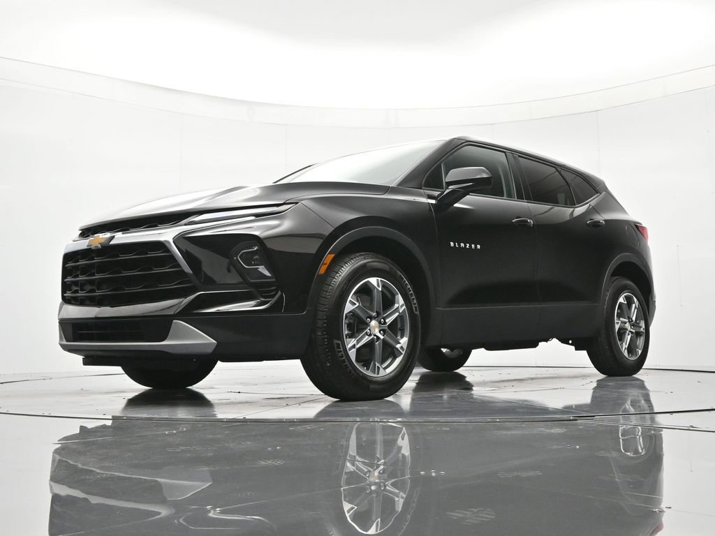 Used 2025 Chevrolet Blazer LT image 36