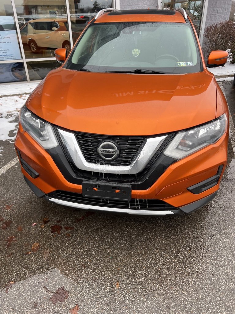 Used 2019 Nissan Rogue SV w/ Sun & Sound Touring Package image 2