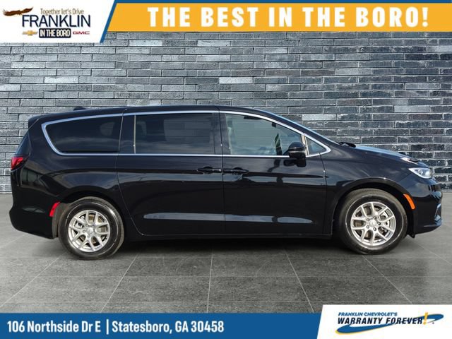 Used 2025 Chrysler Pacifica Select FWD image 7