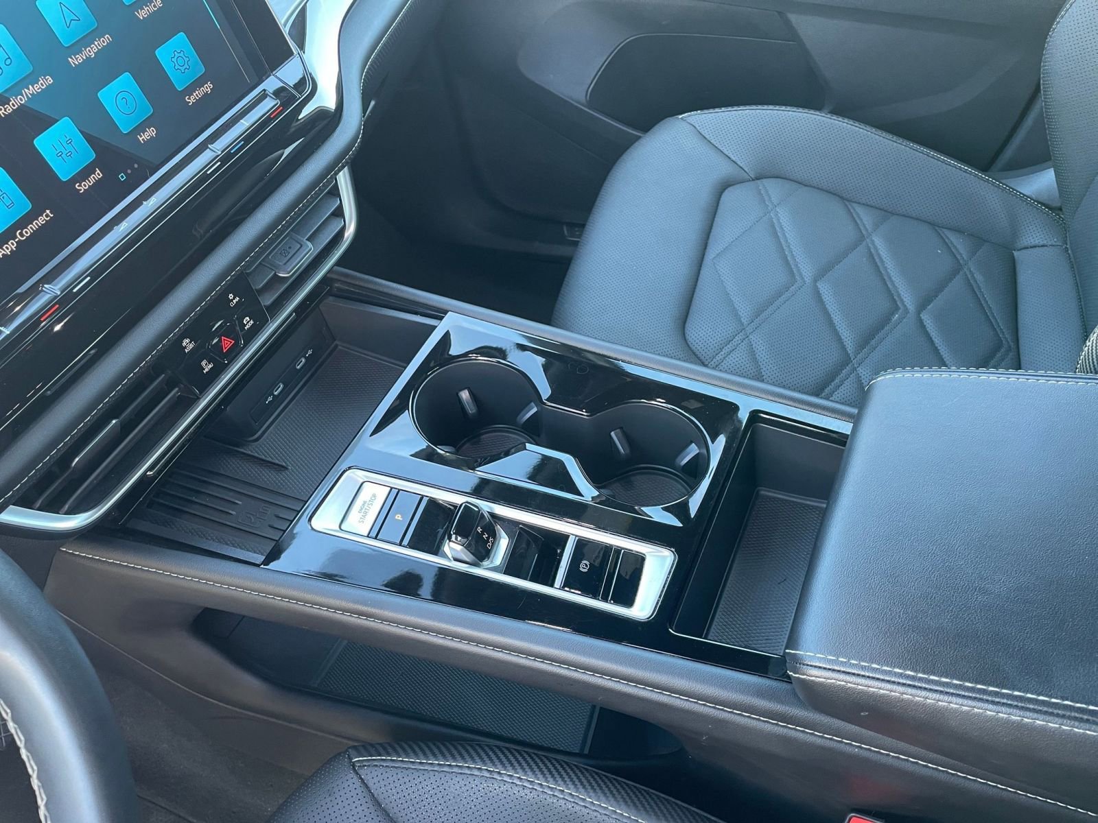 Used 2025 Volkswagen Atlas Cross Sport SE image 42